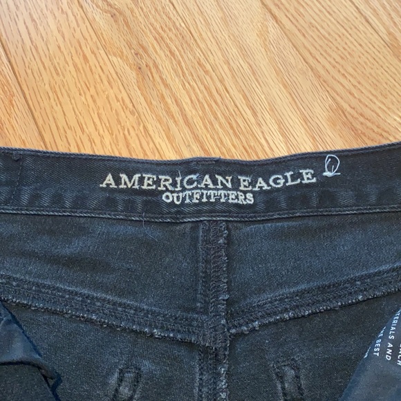 American Eagle Distressed Mom Jeans - Picture 3 of 6